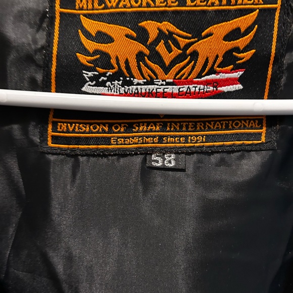 Milwaukee Leather Men’s leather vest and chaps. - Picture 2 of 8